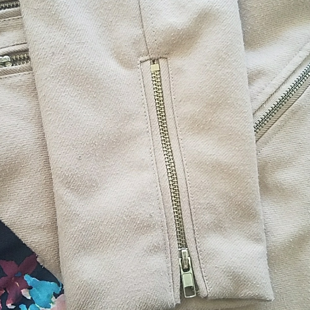 Jacket - Picture 3 of 4